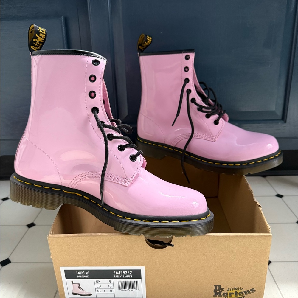 Doc Marten’s Pale Pink Patent Lamper Boots | Women’s Size 11 | New with Box